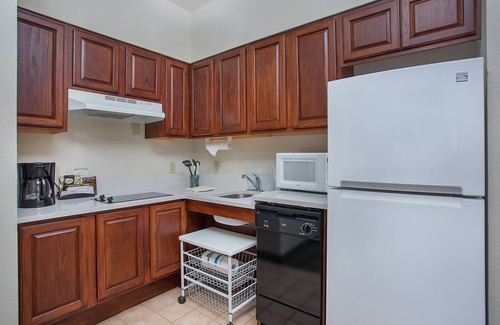 Downtown Chattanooga Condominio | King Suite in Downtown Chattanooga | Free Breakfast + Hot Tub Access