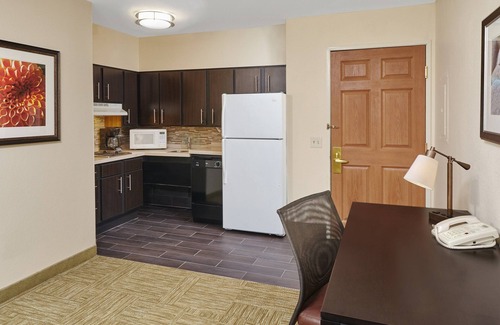 Glenview Condominio | Perfecto para viajeros de negocios | Suite contemporánea en Glenview