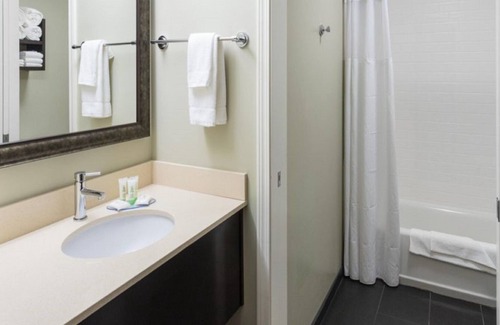 Wichita Falls Apartamento | King Suite in Wichita Falls | Great for Business Travelers!