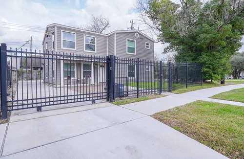 Riverside Terrace Casa | King Tempur Pedic 2/2 Resort Style |Med Center