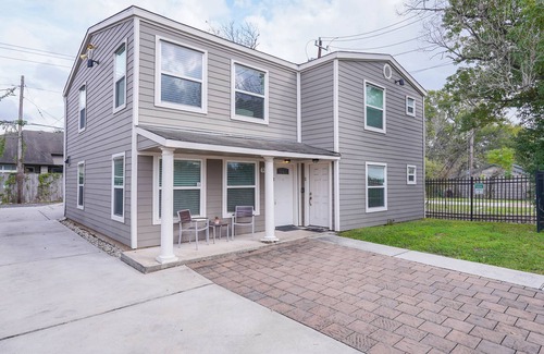 Riverside Terrace Casa | King Tempur Pedic 2/2 Resort Style |Med Center