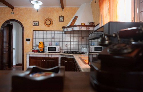 Partinico Villa | Piso de la casa de vacaciones del King Oasis para unas vacaciones relajantes cómodamente teniendo todo