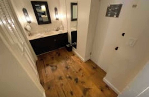 West Dover Complejo | King with Bunk Bed- 2nd floor in Historic Inn