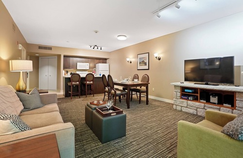 Oro-Medonte Condominio | KingBed+Kitchen+JacuzziTub+Pool+HotTub+Sauna