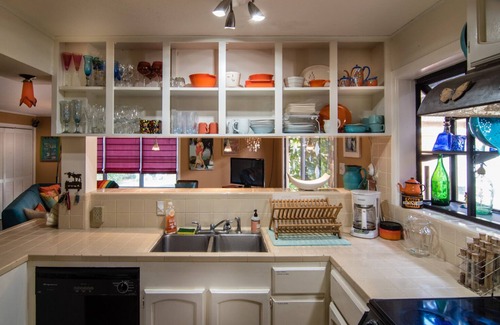Bay Area Casa | CASA CALYPSO - Casa del artista única en un gran vecindario