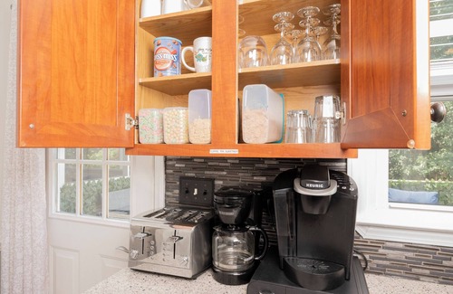 Kernersville Casa | KingBed PetFriendly Washer Dryer Sleep16