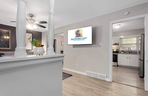 Overland Park Casa | KingBeds|WiFi|Great for Families|Sleeps 10