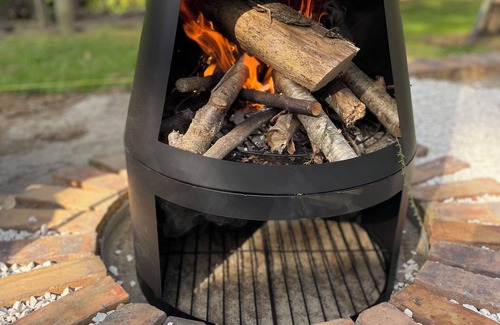 Katikati Cabaña | Kingfisher cottage @ Villa Vie country estate. Outdoor bath, fire pit, river