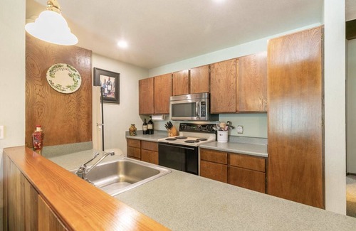 Kings Beach Casa | Kings Beach 2 bed townhouse minutes from Lake Tahoe and Northstar