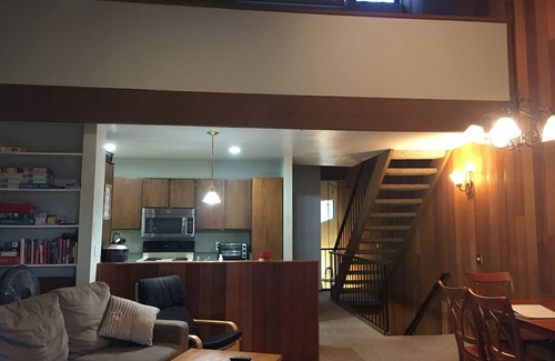 Kings Beach Casa | Kings Beach 2 bed townhouse minutes from Lake Tahoe and Northstar