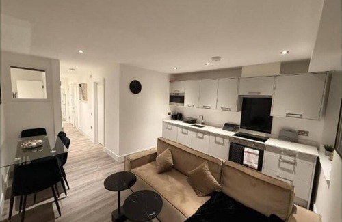 Reading City Centre Apartamento | Kings Lodge By Nivaas 1 : Two-Bedroom Deluxe Apartment