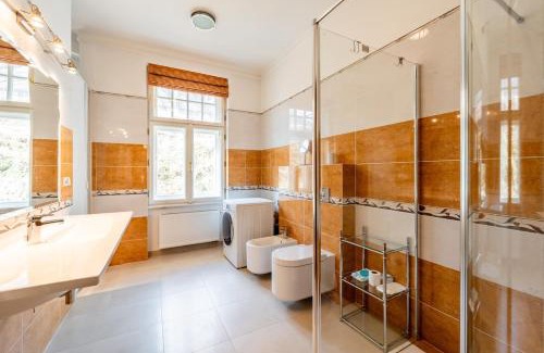 Karlovy Vary Apartamento | Kings Retreat Royal Stay in Karlovy Vary