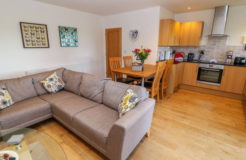 Saltash Cabaña | TREGANTLE, admite mascotas, con chimenea en Tideford, Ref 998752