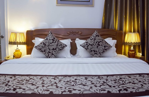Accra Hotel | Kingsbridge Royale Hotel