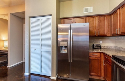 Channel District Apartamento | Kingside ★ Channelside | 55 & 43” TV | Pool + Wifi