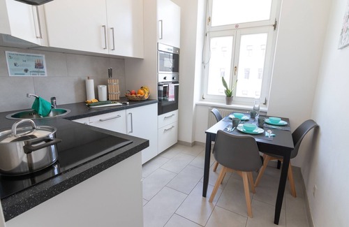 Favoriten Apartamento | Kingsize Bedroom Apt Central Station Wien