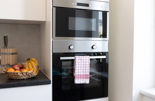 Favoriten Apartamento | Kingsize Bedroom Apt Central Station Wien