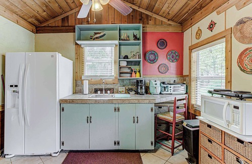 Kingsland Casa | Kingsland Duo – 2 Cottages in 1 w/ Lakeview!