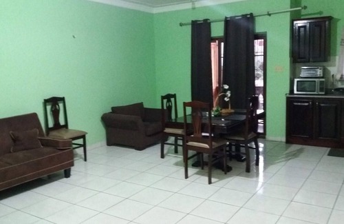 Eastwood Park Apartamento | Kingston 10 Central Rest spot Árbol a medio camino