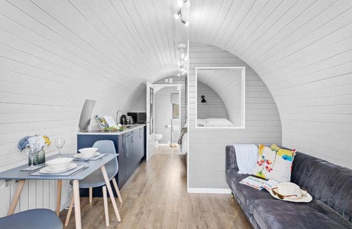 Yarley Casa | Kingston Black, Apple Tree Glamping, Nr Wells