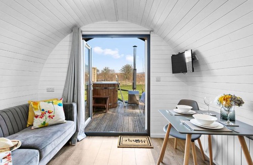 Yarley Casa | Kingston Black, Apple Tree Glamping, Nr Wells