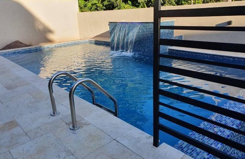 Eastwood Park Casa | Kingston City View Vacation Stay 2