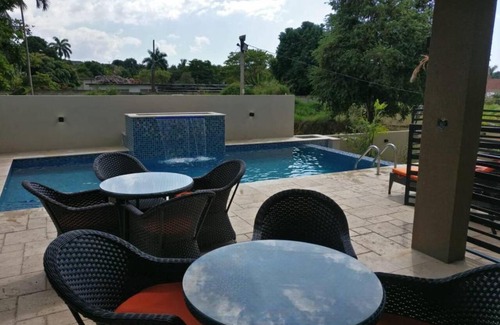 Eastwood Park Casa | Kingston View Vacay Casa 1