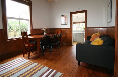 New Plymouth Casa | KINGWELL COTTAGE - NEW PLYMOUTH HOLIDAY HOME in New Plymouth
