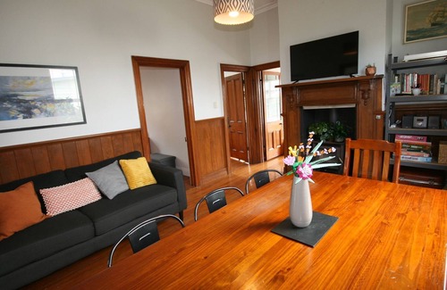 New Plymouth Casa | KINGWELL COTTAGE - NEW PLYMOUTH HOLIDAY HOME in New Plymouth