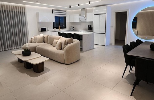 Tiberias Apartamento | Kinneret Manor – Luxury 4BR with Private Pool in Tiberias
