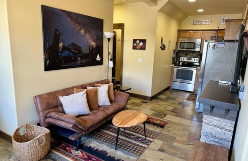 Kirkwood Cabaña | Kirkwood Mountainside Cottage with Deck, Walk to Lifts!