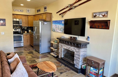 Kirkwood Cabaña | Kirkwood Mountainside Cottage with Deck, Walk to Lifts!