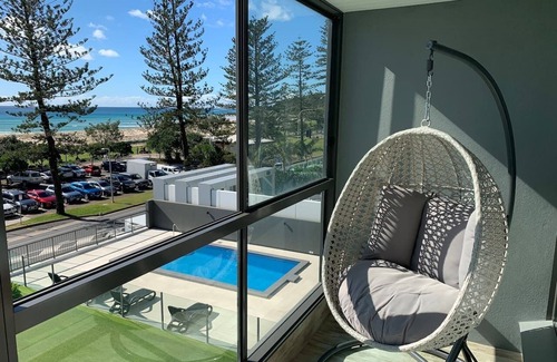 Northern Rivers Apartamento | Kirra Waves - Apartamento de lujo de 2 dormitorios frente al mar
