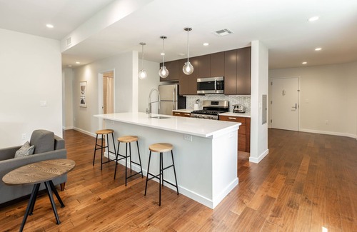 Central Business District Apartamento | Kislak 403 Luxurious 2BR Retreat Above the City