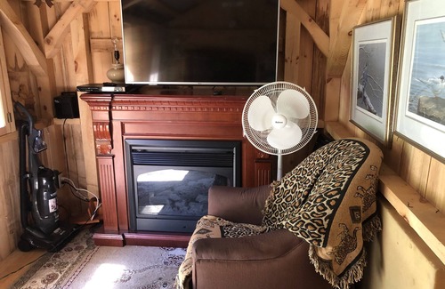 Wiarton Casa | Kiss & Bond Water View ,4 -Seasons address 132 Bruce rd 9 , Wiarton , Ontario