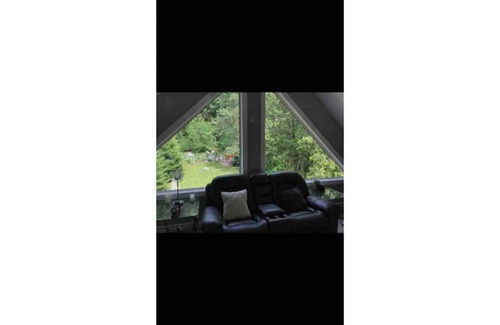 Wiarton Casa | Kiss & Bond Water View ,4 -Seasons address 132 Bruce rd 9 , Wiarton , Ontario