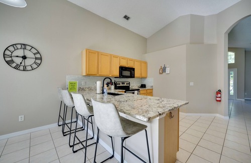 Seasons Casa | Kissimmee Getaway w/ Pool ~ 7 Mi to Disney!