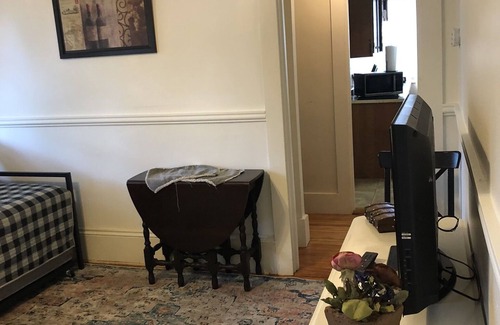 Dover Casa | 💋Kissing Downtown - Parking Spot! Sleeps 5🖐Free Wine🍷