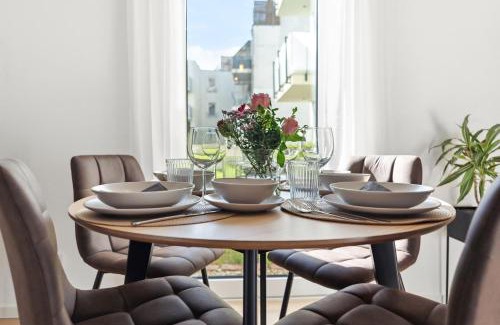 Halle Apartamento | kitchenroombed - Top City-Lage I nahe Hbf I bis 5P I Aufzug I Tiefgarage I Terrasse