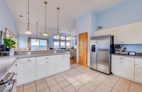 Wind Over Waves Casa | KiteHouse - 7BR Sound Front House w/ Pool, Hot tub, Private dock & Kite Launch