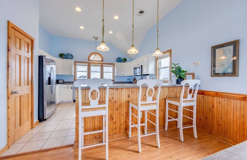 Wind Over Waves Casa | KiteHouse - 7BR Sound Front House w/ Pool, Hot tub, Private dock & Kite Launch