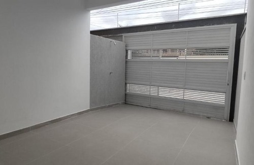 Indaia Casa | Kitinet J&W a 150 metros do mar