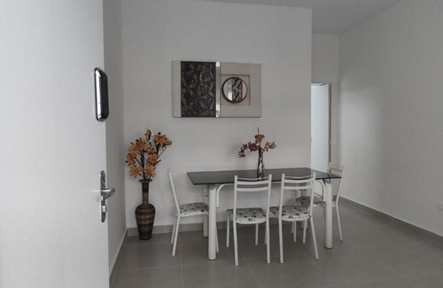 Indaia Casa | Kitinet J&W a 150 metros do mar