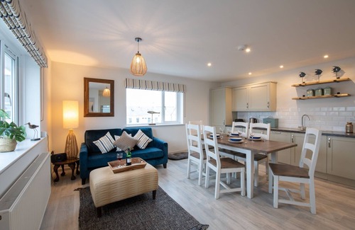 Rhosneigr Casa | Kittiwake Cottage: Pet-friendly holiday cottage in Rhosneigr