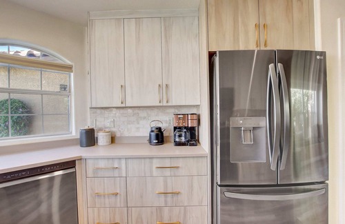 Superstition Springs Casa | Kiva Cove! Spacious Home w/ Heated Pool & Hot Tub