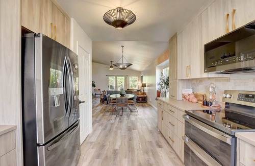 Superstition Springs Casa | Kiva Cove! Spacious Home w/ Heated Pool & Hot Tub