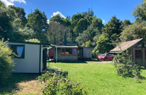 Tokaanu Casa | Kiwi cabin with geothermal pool by lake Taupo
