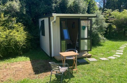 Tokaanu Casa | Kiwi cabin with geothermal pool by lake Taupo