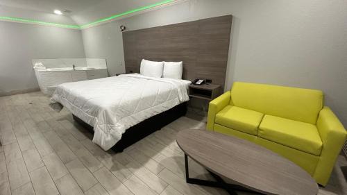 Houston Hotel | Kiwi Inn Willowbrook HWY249