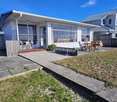 Papamoa Beach Casa | kiwi living on the beach